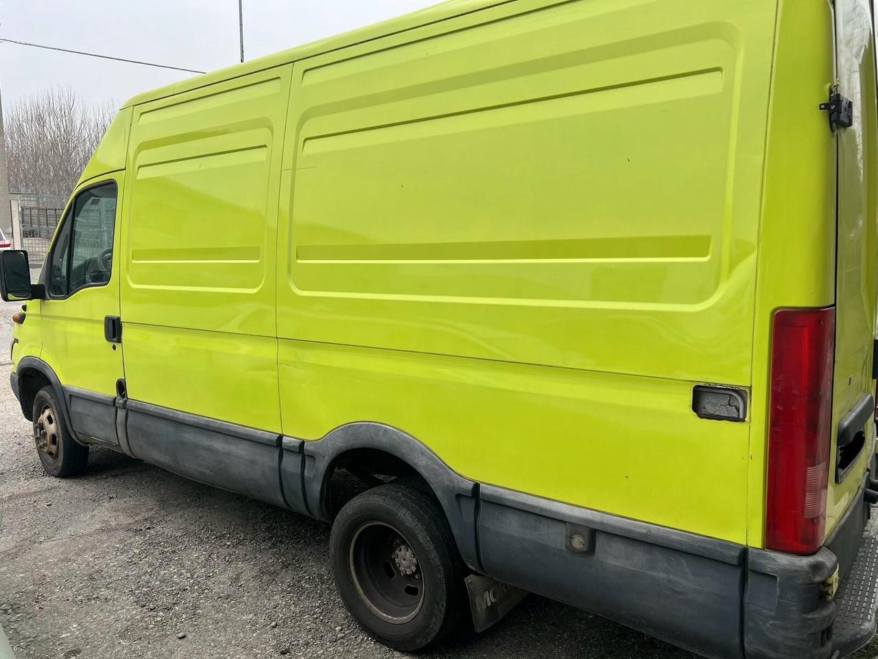 Iveco Daily 35S18V 3.0Hpt PC-TM Midivan Clas.