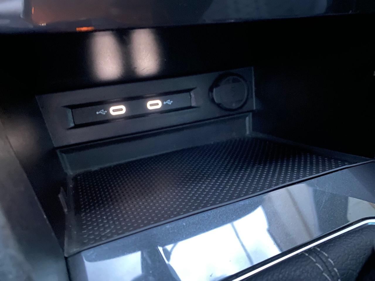 VOLKSWAGEN TIGUAN 2.0 TDI R-Line 4MOTION 2023