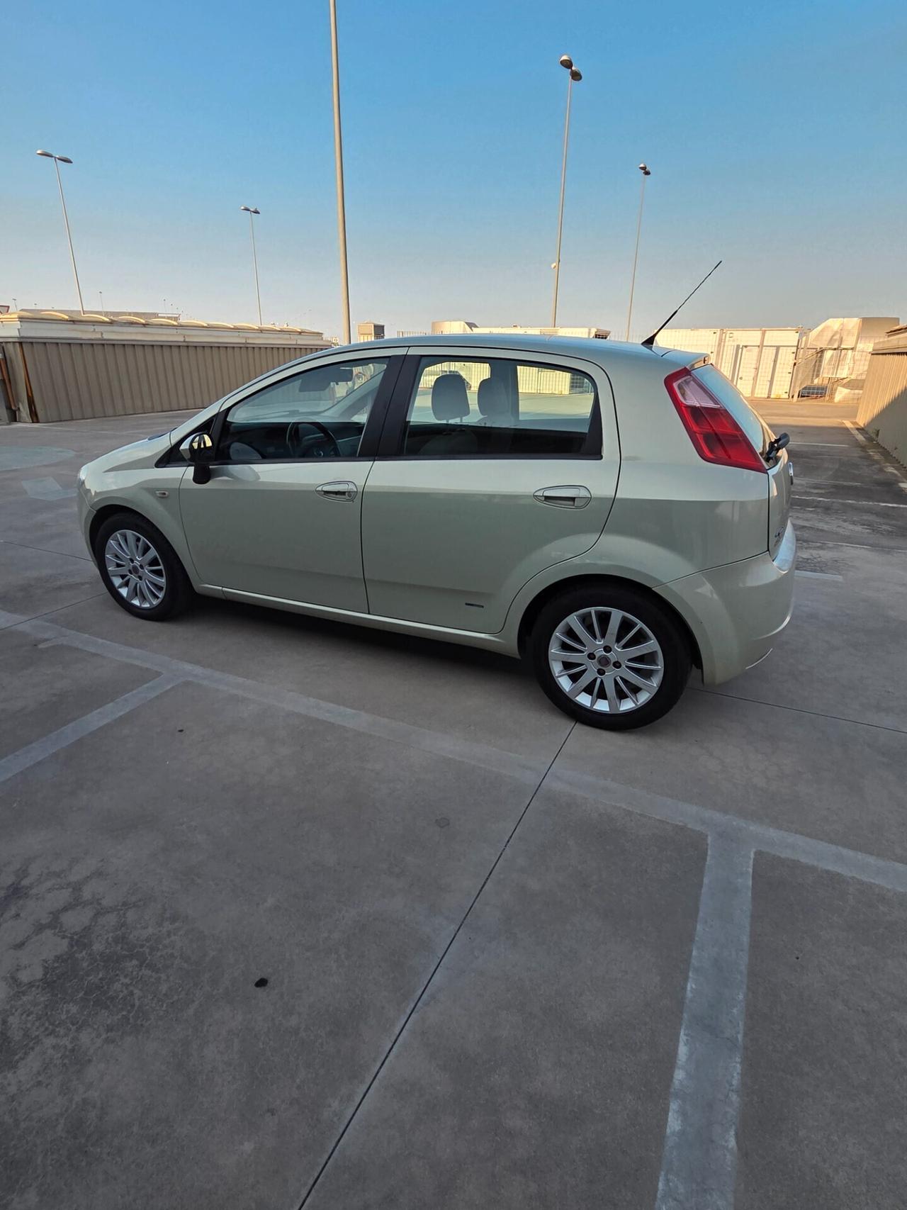 Fiat Grande Punto 1.3 MJT 75 CV 5 porte Dynamic