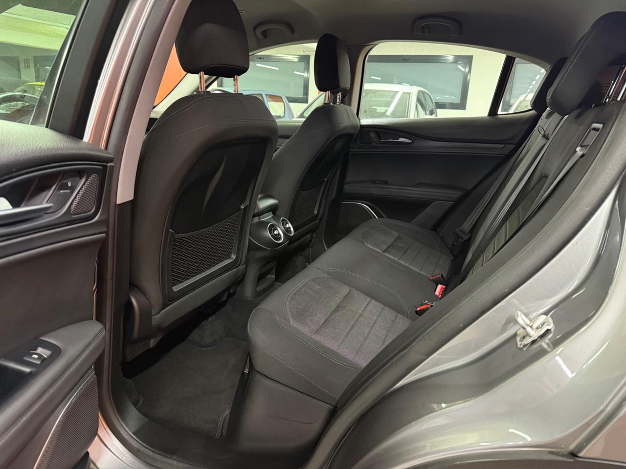 Alfa Romeo Stelvio 2.2 Turbodiesel 160 CV AT8 RWD Business