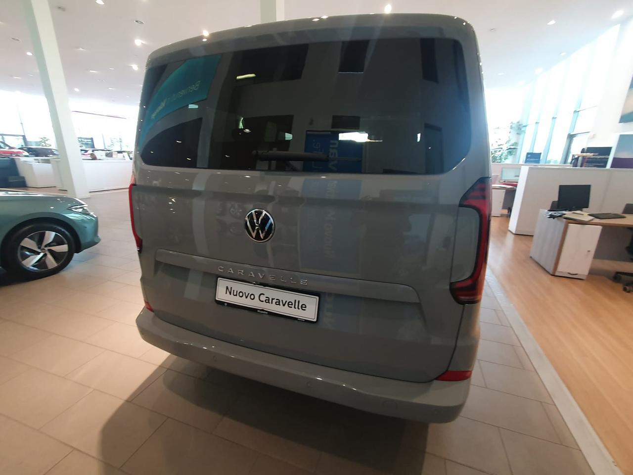 Volkswagen T7 Caravelle t7 2.0 tdi 150cv life l1 auto
