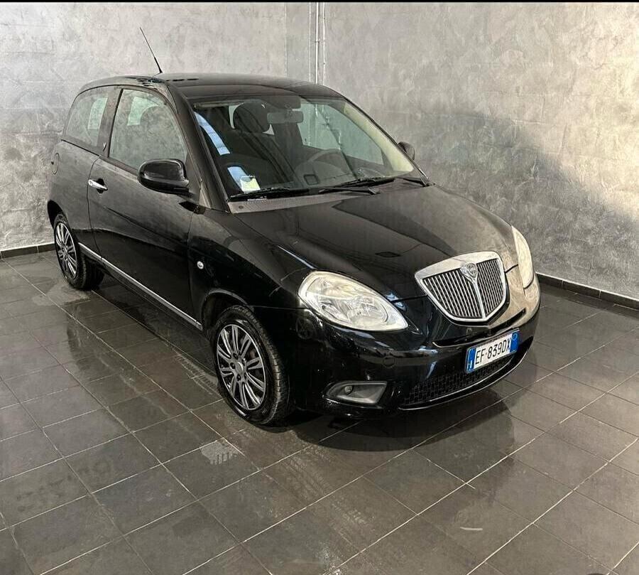 Lancia Ypsilon 1.2 69 CV New Oro