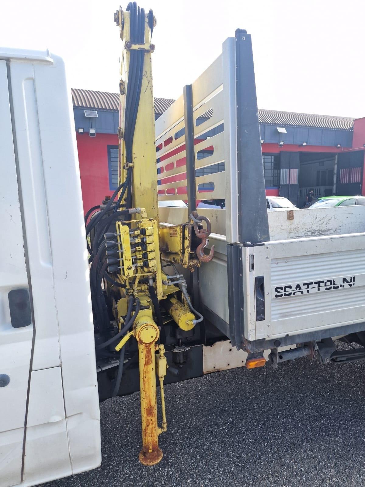 Autocarro Ford con gru del 2001 in saldo 154