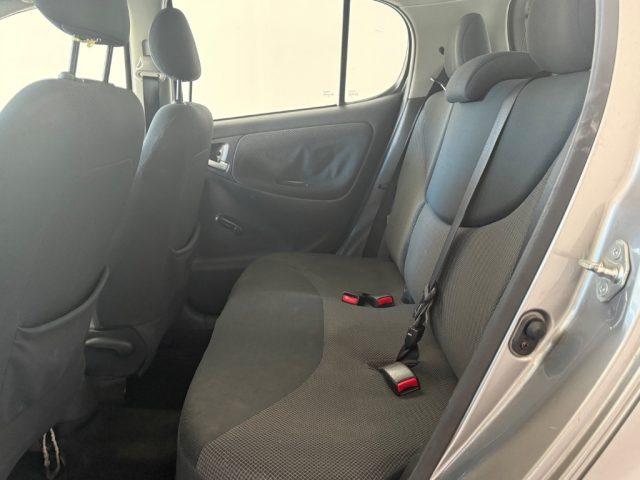 TOYOTA Yaris 1.3i 16V cat 5 porte Sol Blue