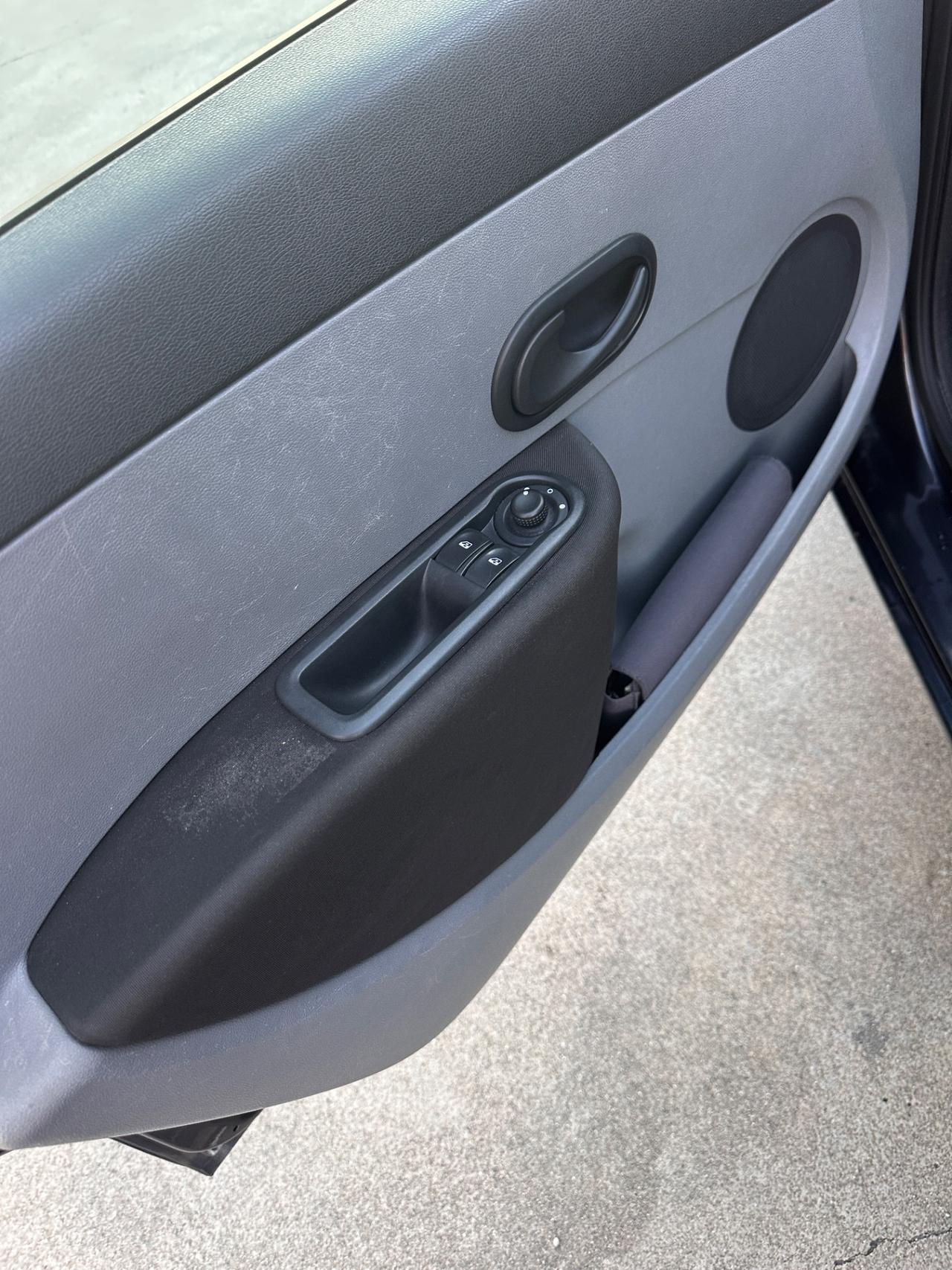 Renault Clio Storia 1.2 5 porte Dynamique LUXE Uniprop