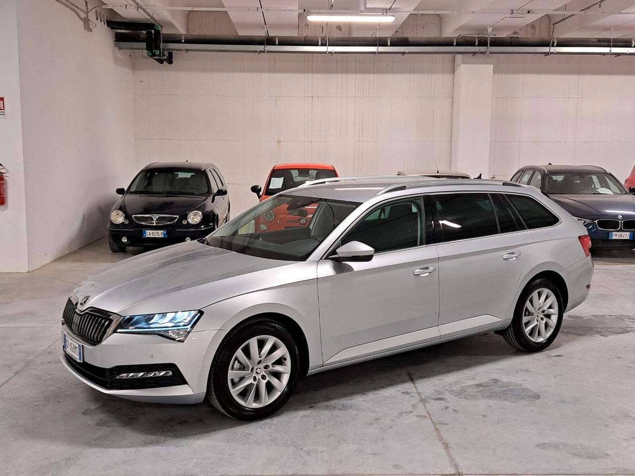 Skoda Superb 2000 TDI EVO SCR 200CV Executive Wagon DSG Km. Zero