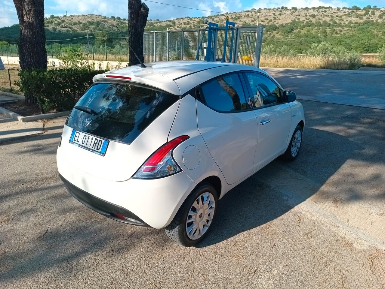 Lancia Ypsilon 1.2 69 CV 5 porte S&S Silver