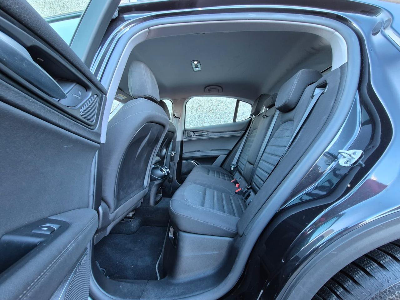 Alfa Romeo Stelvio 2.2 Turbodiesel 160 CV AT8 RWD Business