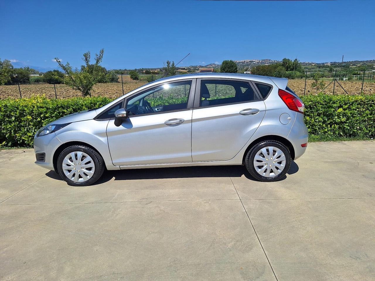 Ford fiesta 1.4 GPL 95cv.Distribuzione Ok