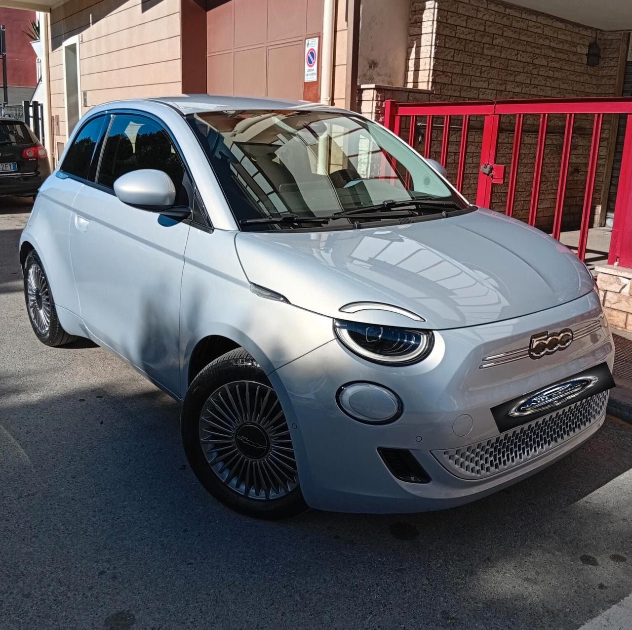 Fiat 500e Berlina 42 kWh *PARI AL NUOVO*