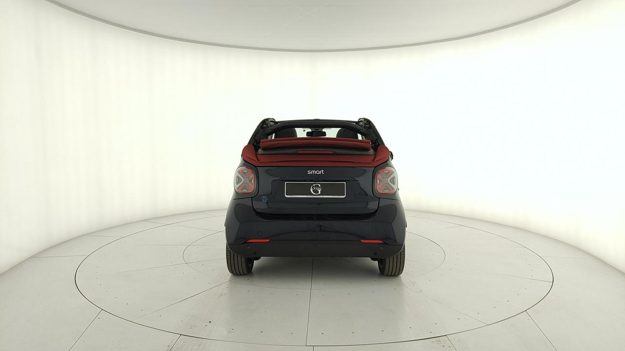 SMART Fortwo Cabrio eq suitered 22kW