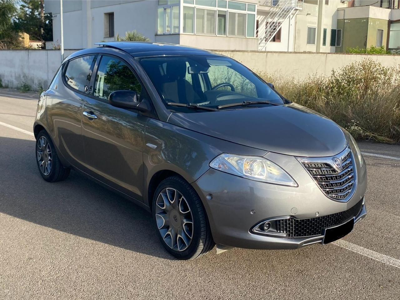 Lancia Ypsilon 1.2 69 CV 5 porte GPL Ecochic 30th Anniversary