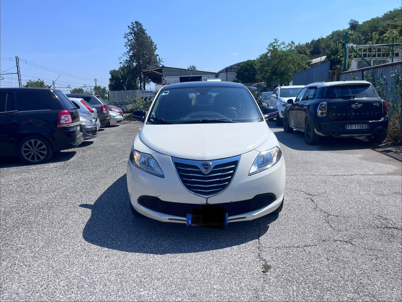 Lancia Ypsilon 1.2 69 CV 5 porte S&S Silver