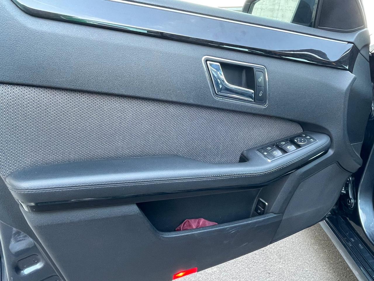 Mercedes-benz E 220 CDI BlueEFFICIENCY Avantgarde