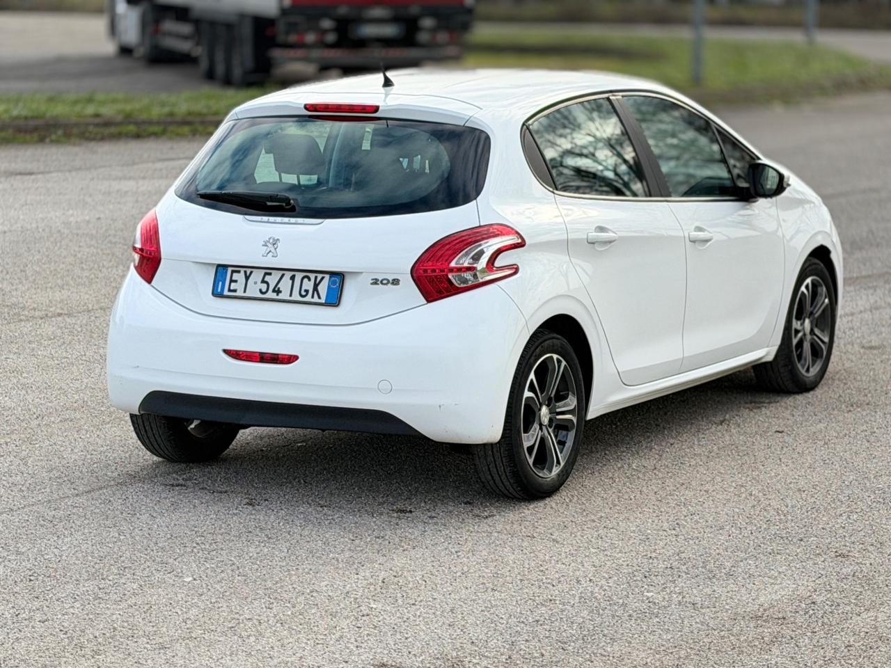 Peugeot 208 1.4 diesel 2015 ok Neo Patentati