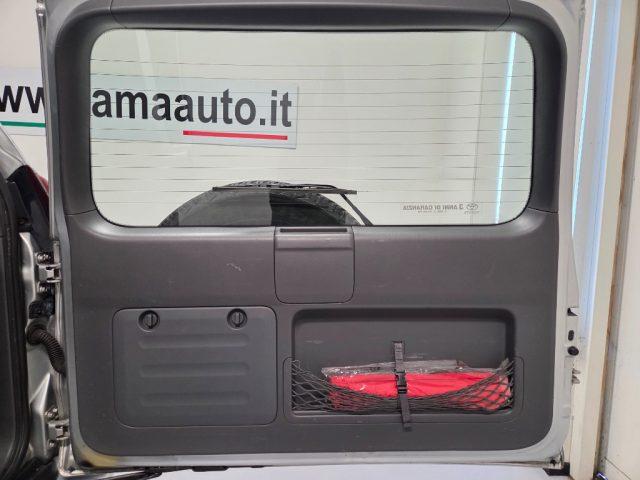 TOYOTA Land Cruiser 3.0 D-4D 16V CAMBIO MANUALE