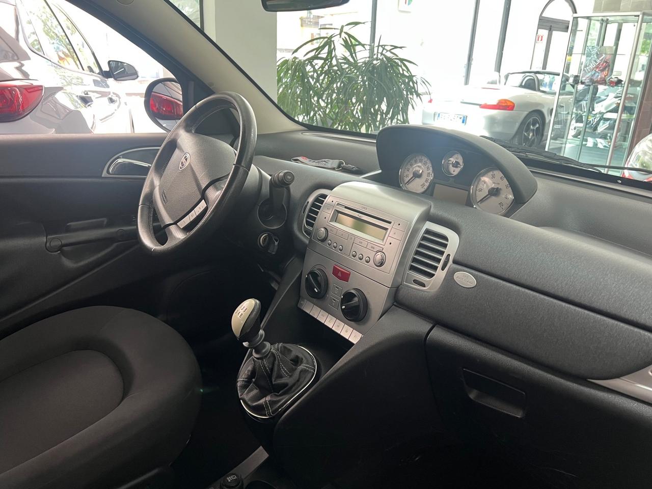 Lancia Ypsilon 1.2 69 CV Platinum