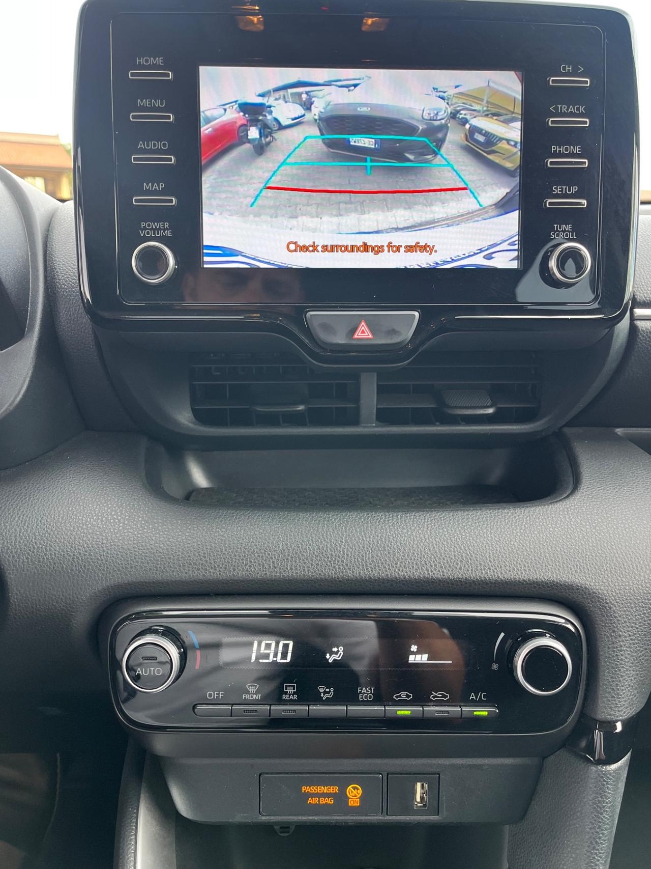 Toyota Yaris 1.5 Hybrid 5 porte Lounge