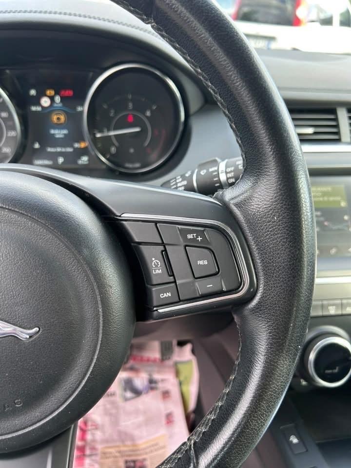 Jaguar E-Pace 2.0D 150 CV R-Dynamic S