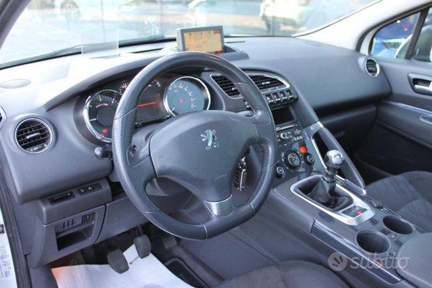 PEUGEOT 3008 1.6 HDi 110CV Tecno TETTO PANO.+ HE