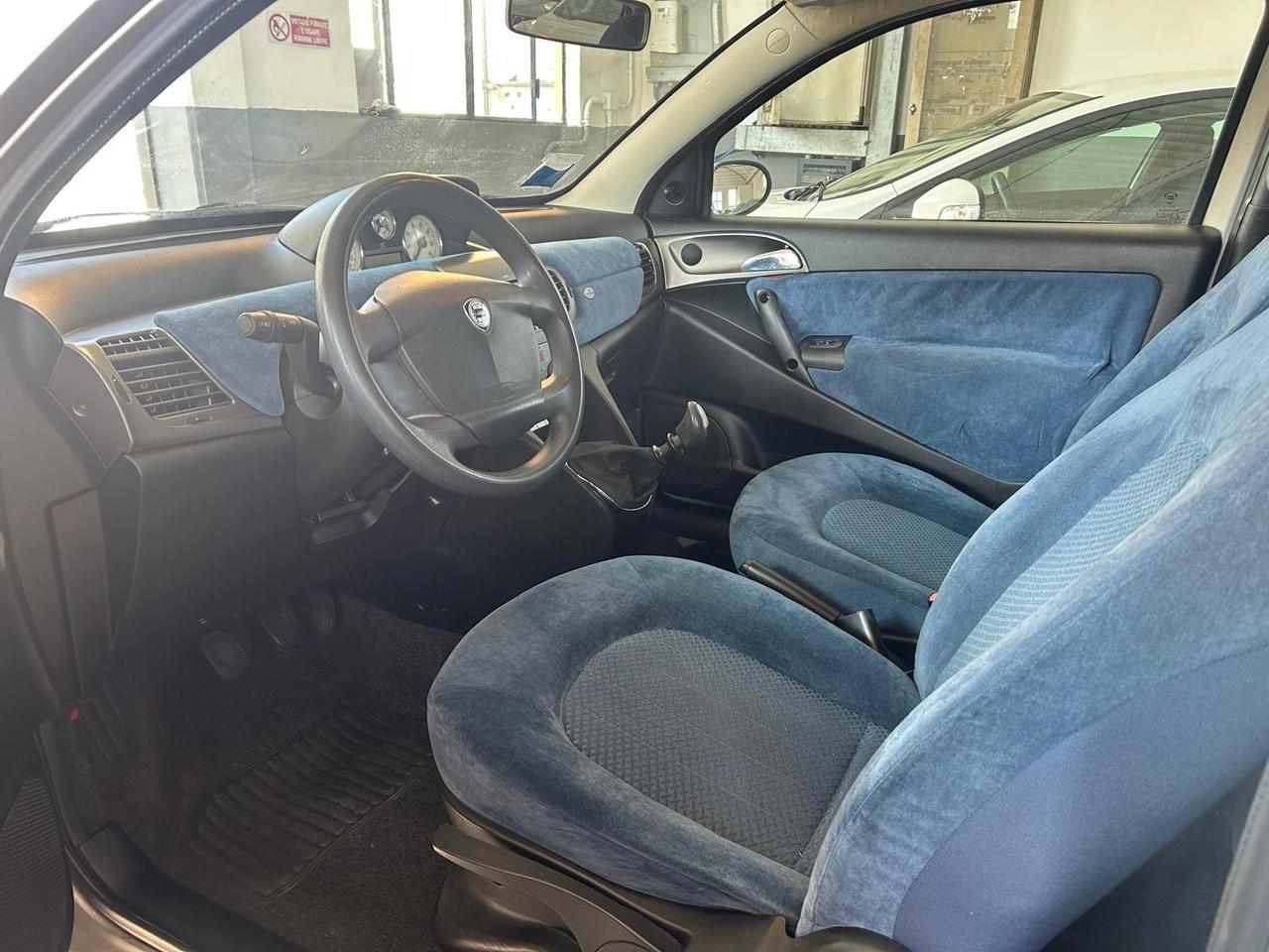 Lancia Ypsilon 1.2 16V Argento