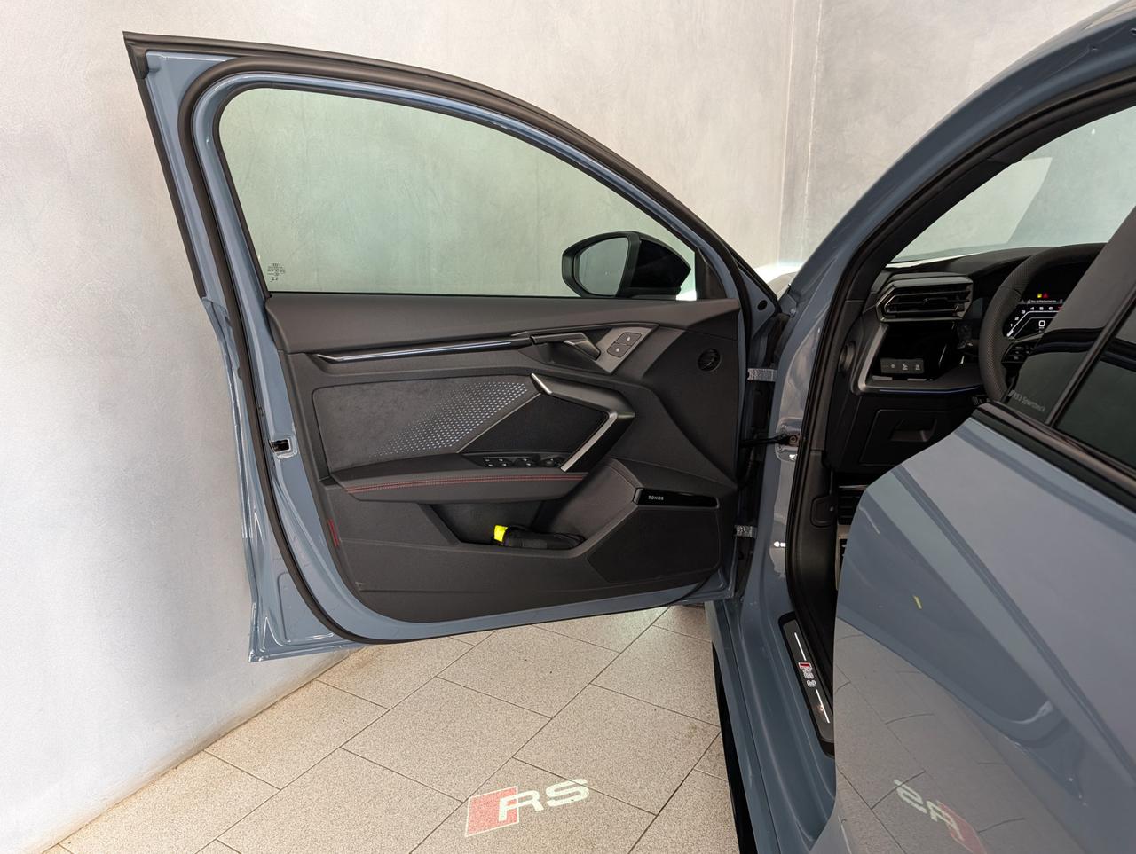 Audi 2.5 TFSI quattro S-tronic