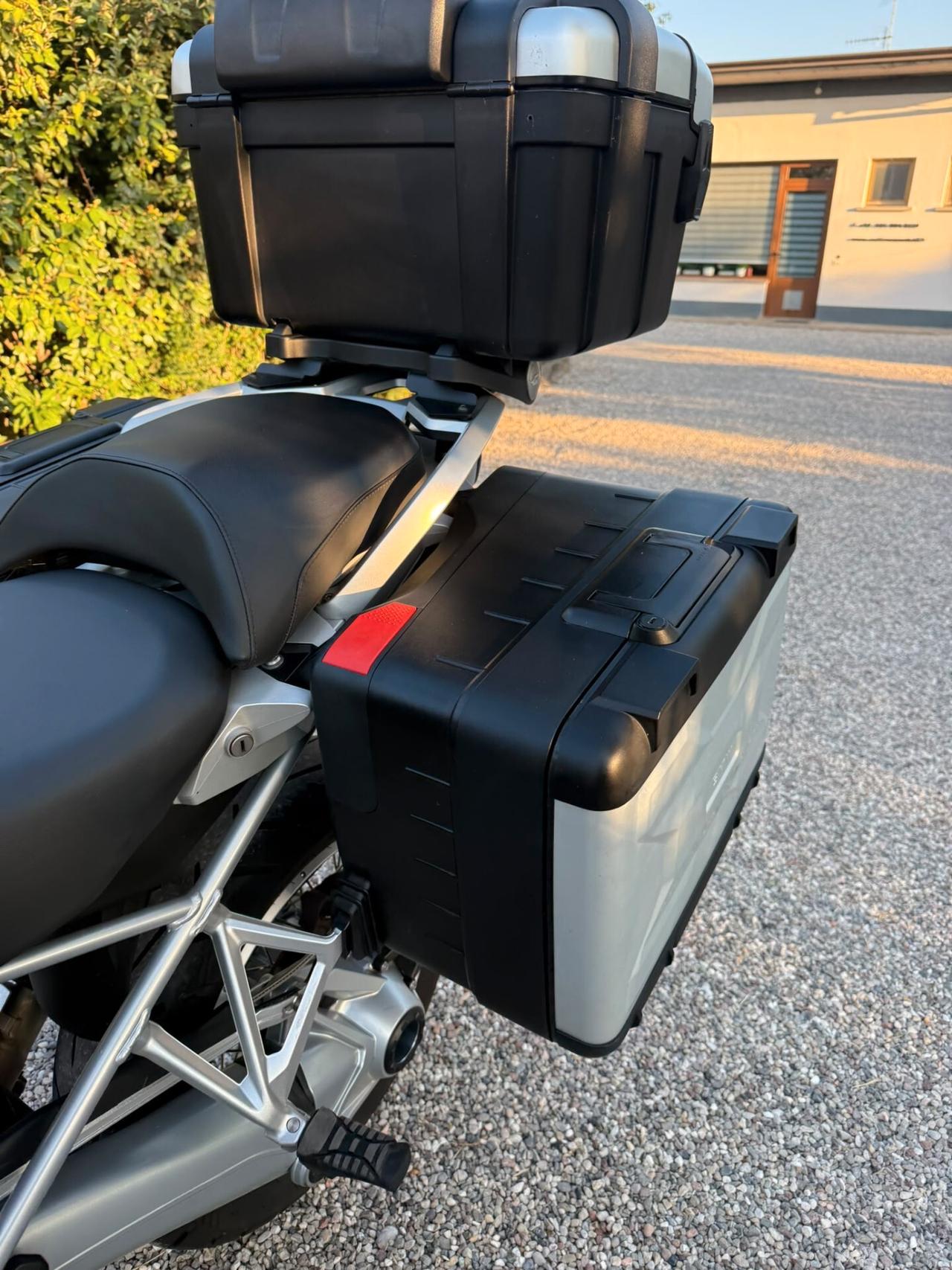 BMW R 1200 GS – 2015 – SOLO 6.982 KM – PARI AL NUOVO
