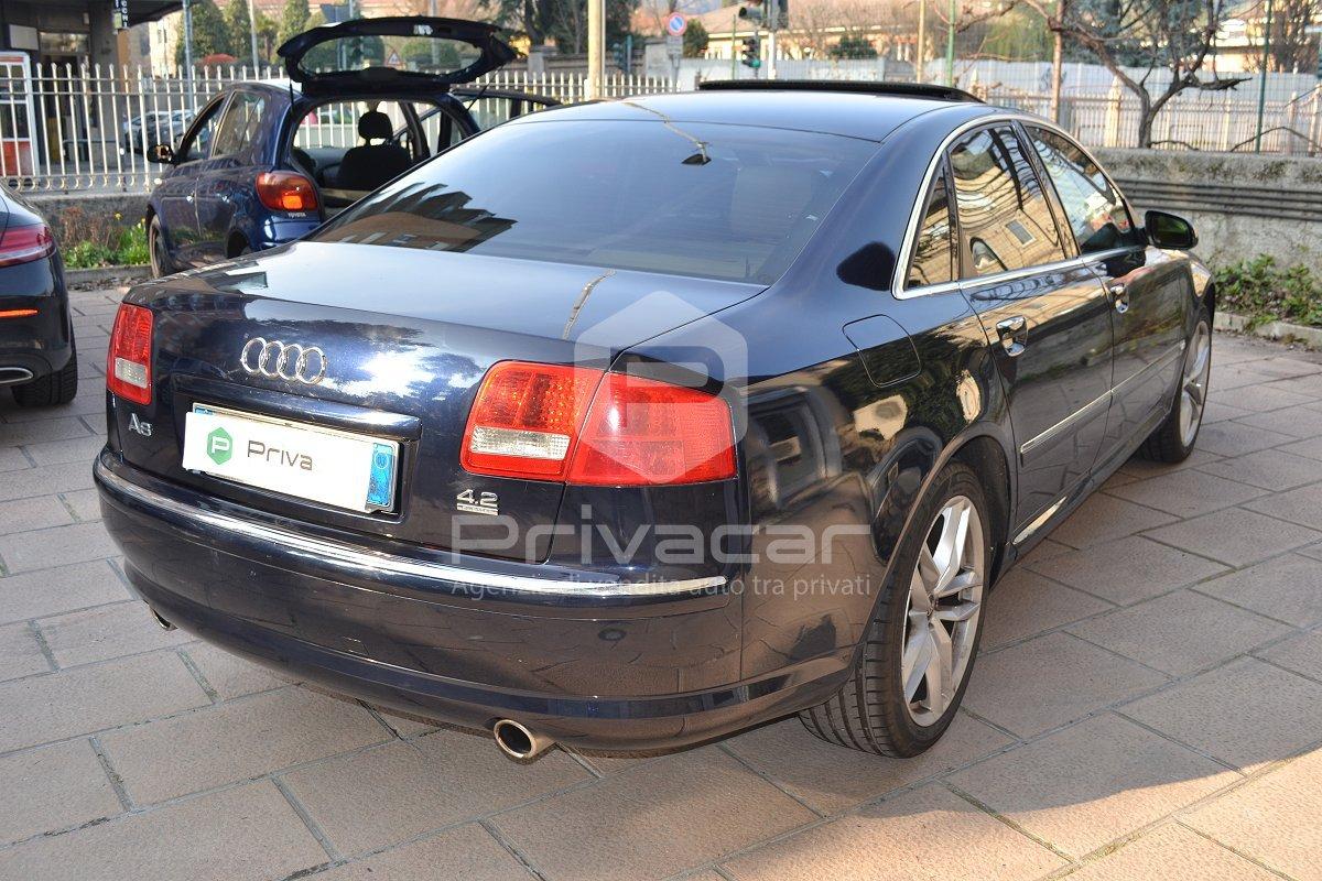 AUDI A8 4.2 V8 FSI quattro tiptronic