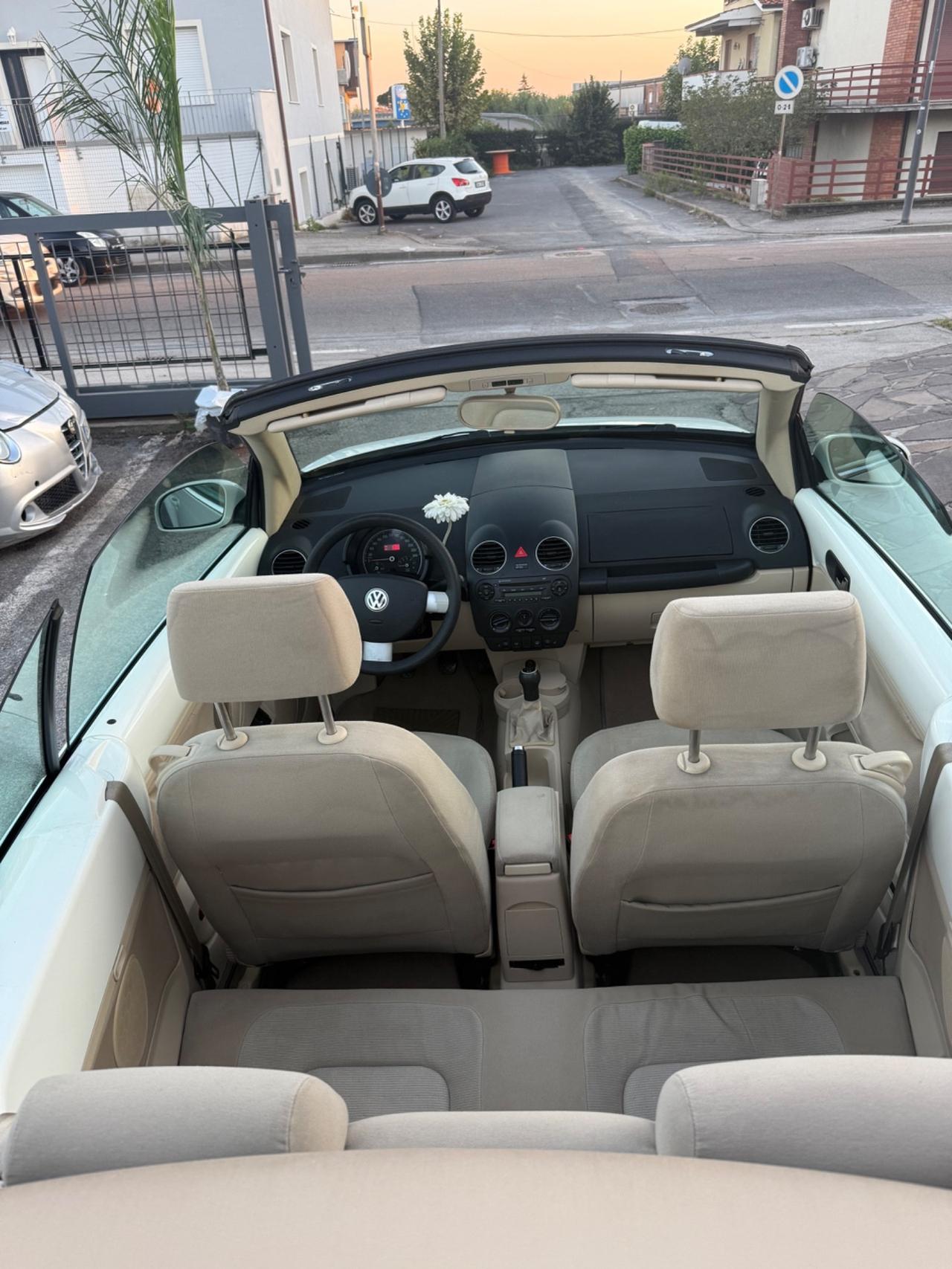 Volkswagen New Beetle 1.4 16V Cabrio