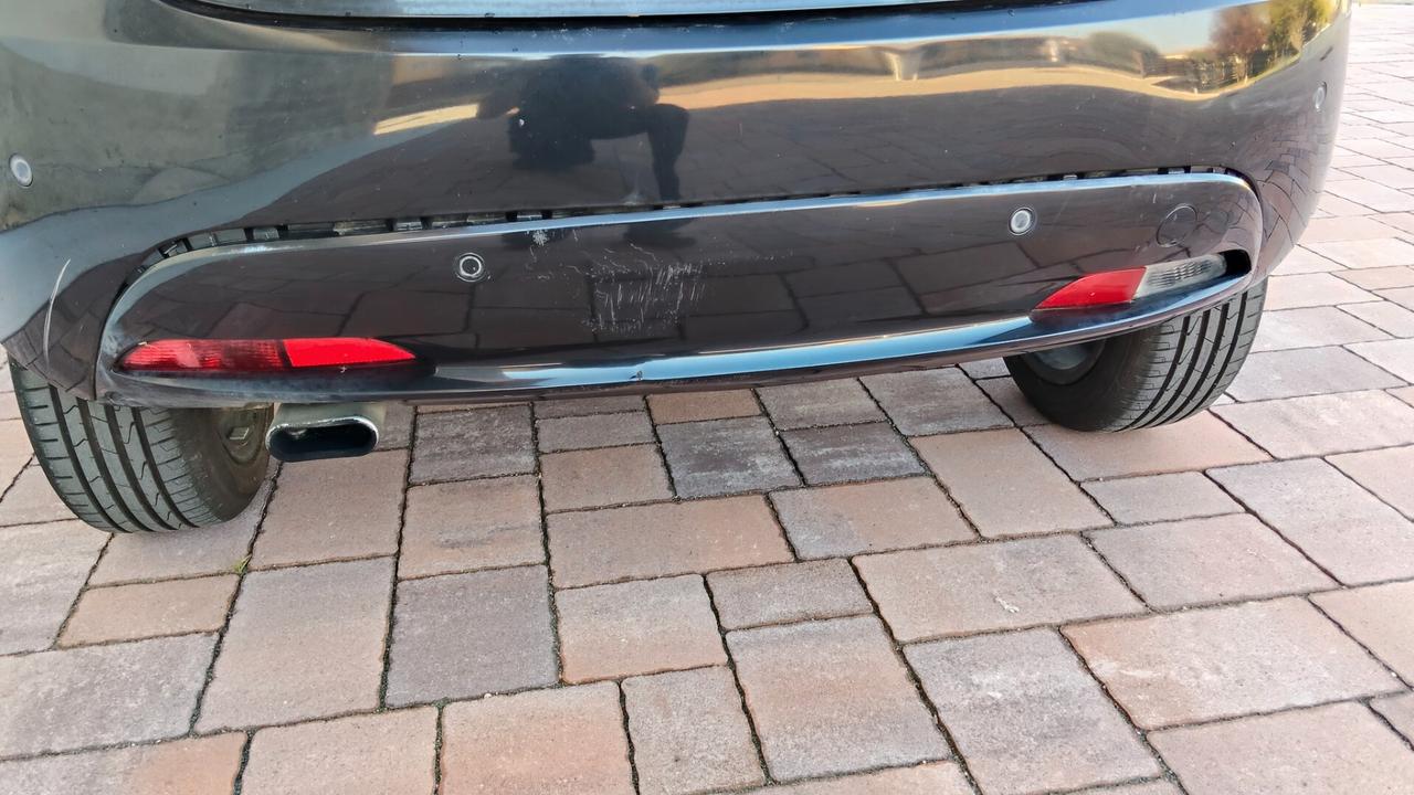 Lancia Ypsilon 2016 1.2 GPL