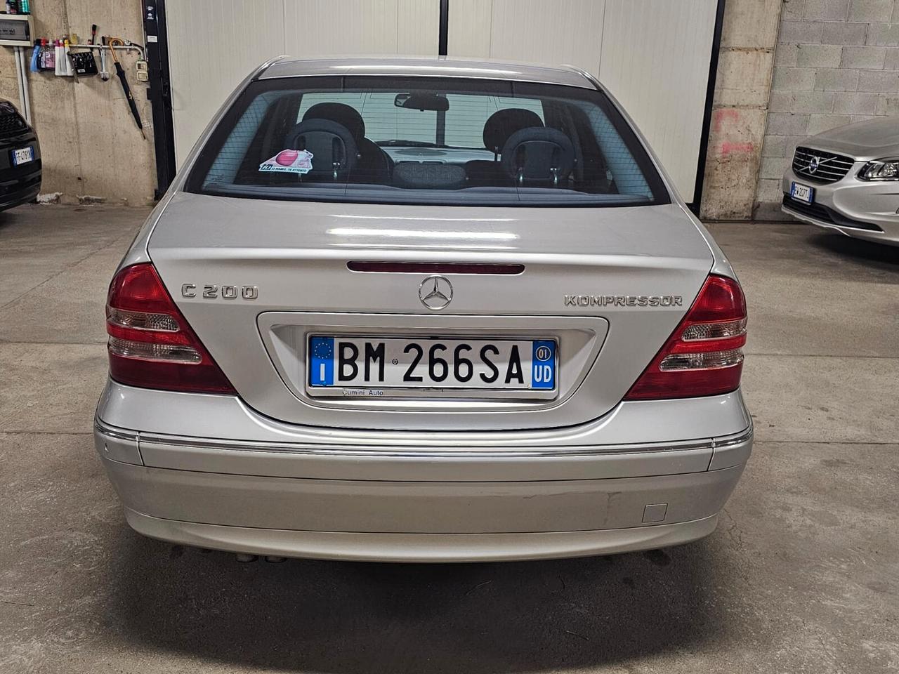 Mercedes-benz C 200 benzina