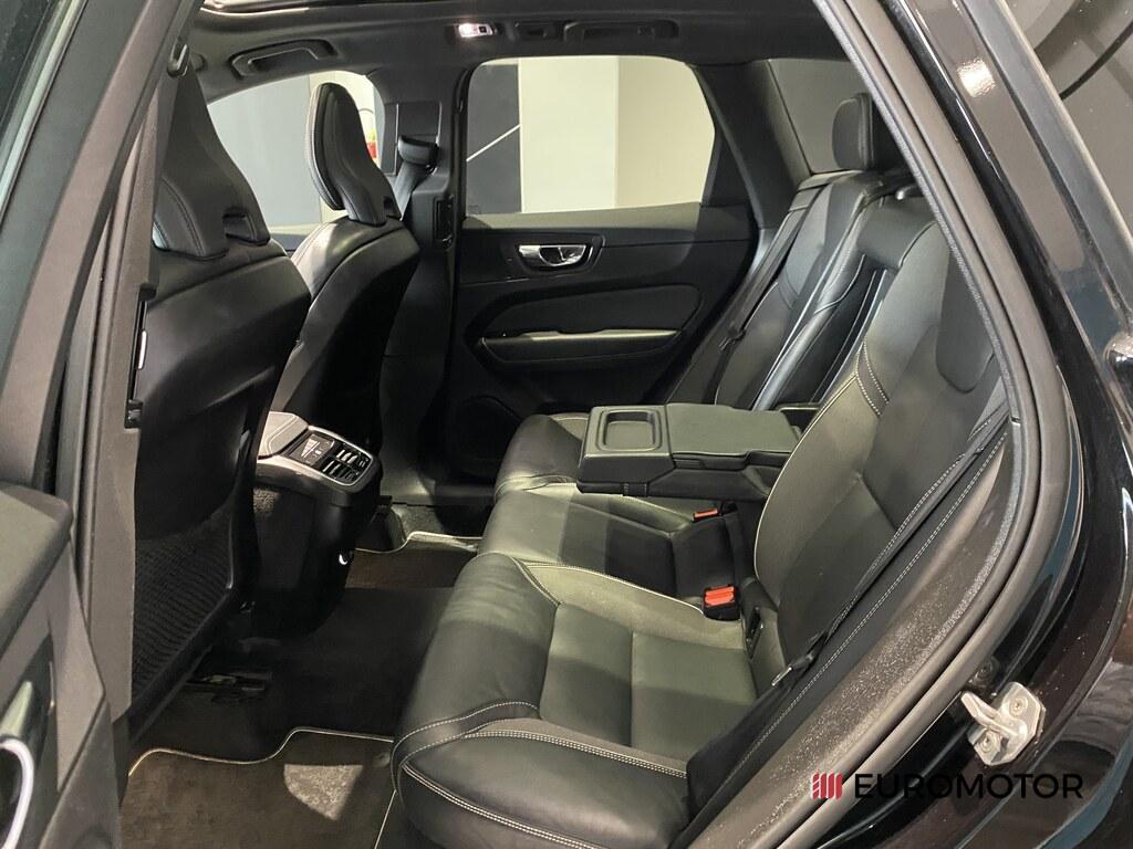 Volvo XC60 2.0 B4 R-Design AWD Geartronic
