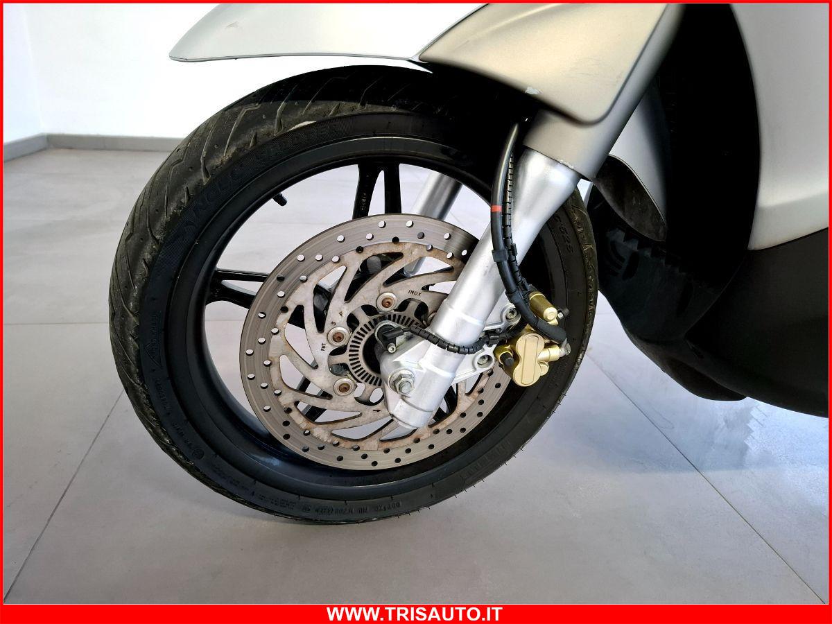 Piaggio Beverly 350 SportTouring