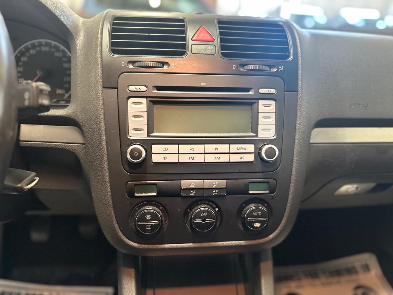 Volkswagen Golf 1.6 16V FSI 5p. Sportline NEOPATENTATI