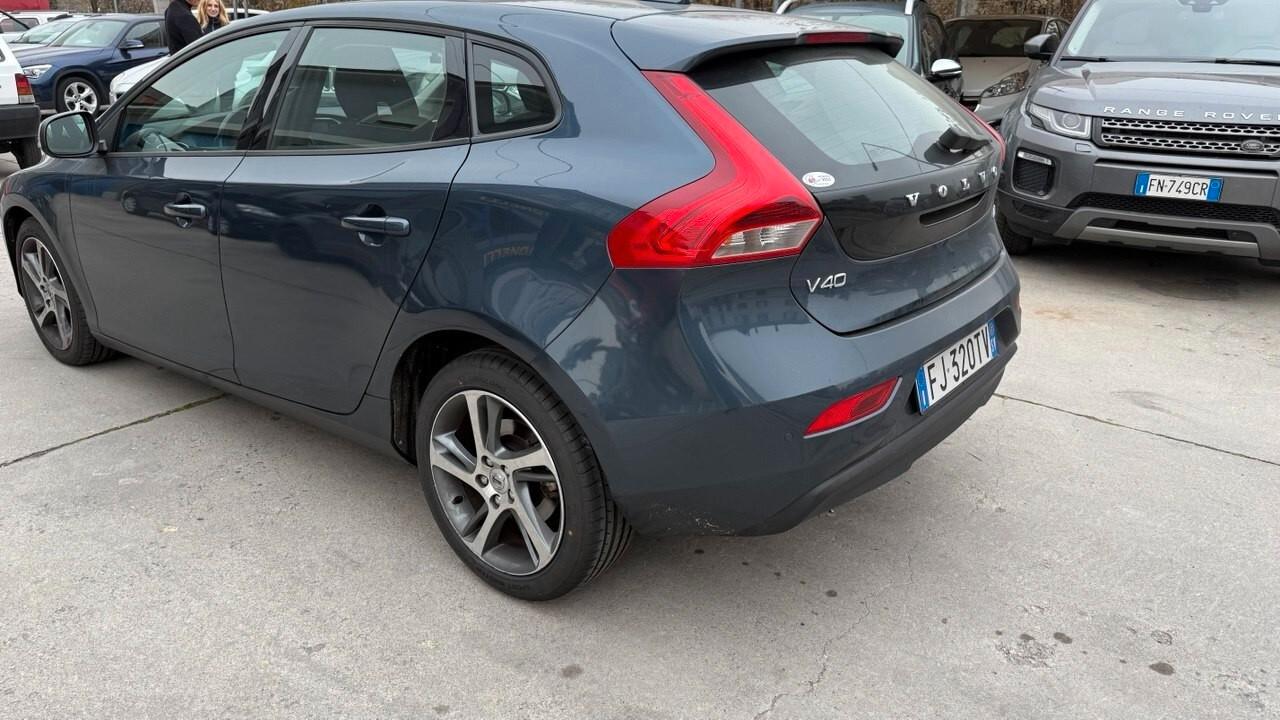 Volvo V40 D2 Momentum