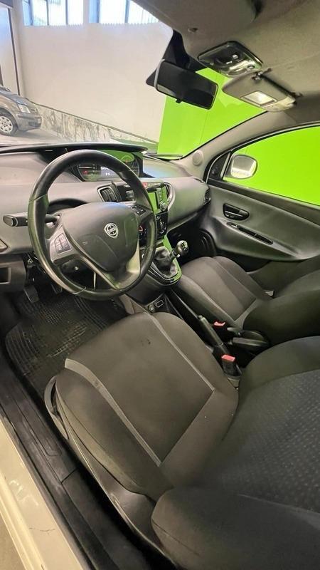 Lancia Ypsilon 1.2 69 CV 5 porte Platinum