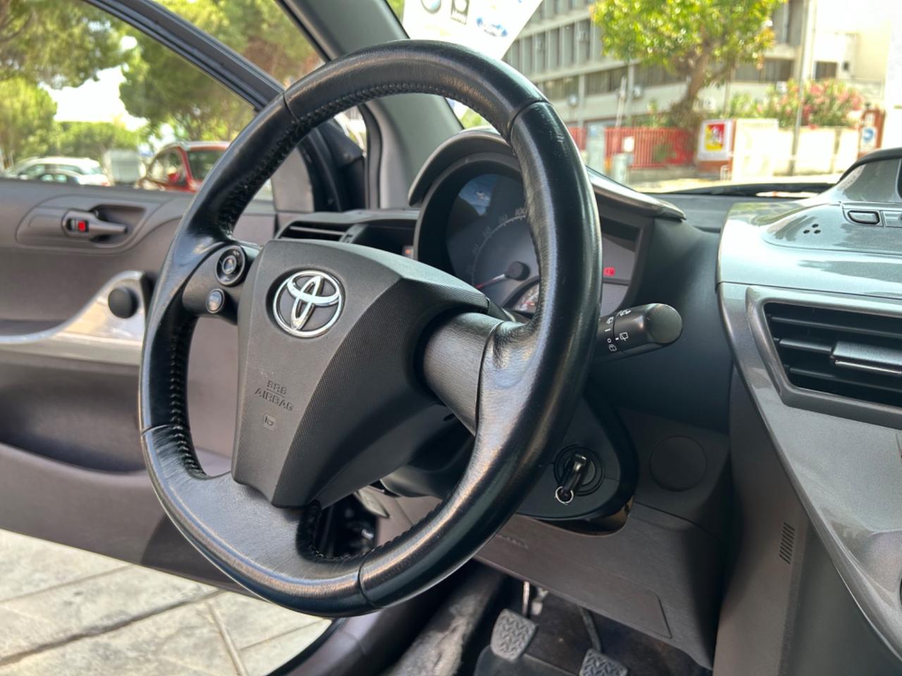 Toyota iQ 1.0 Sol Lounge