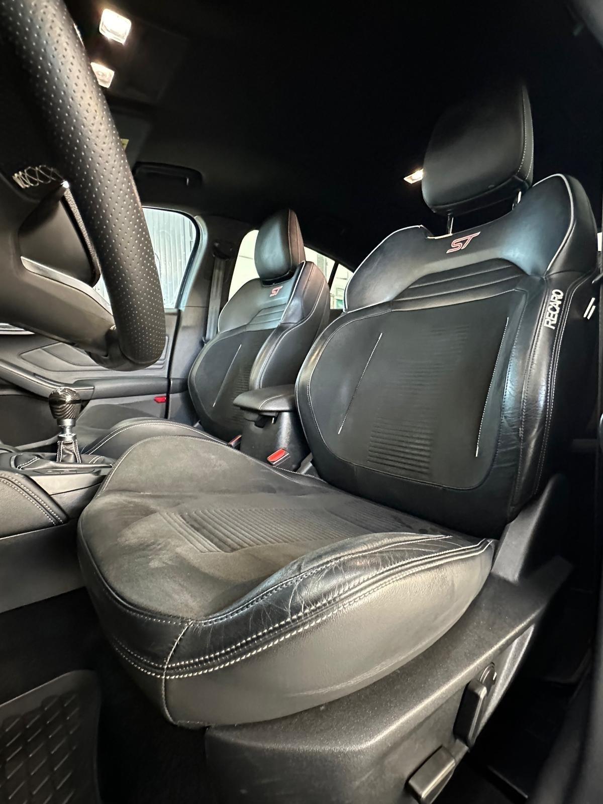 Ford Focus 2.3 EcoBoost 280 CV 5p. ST