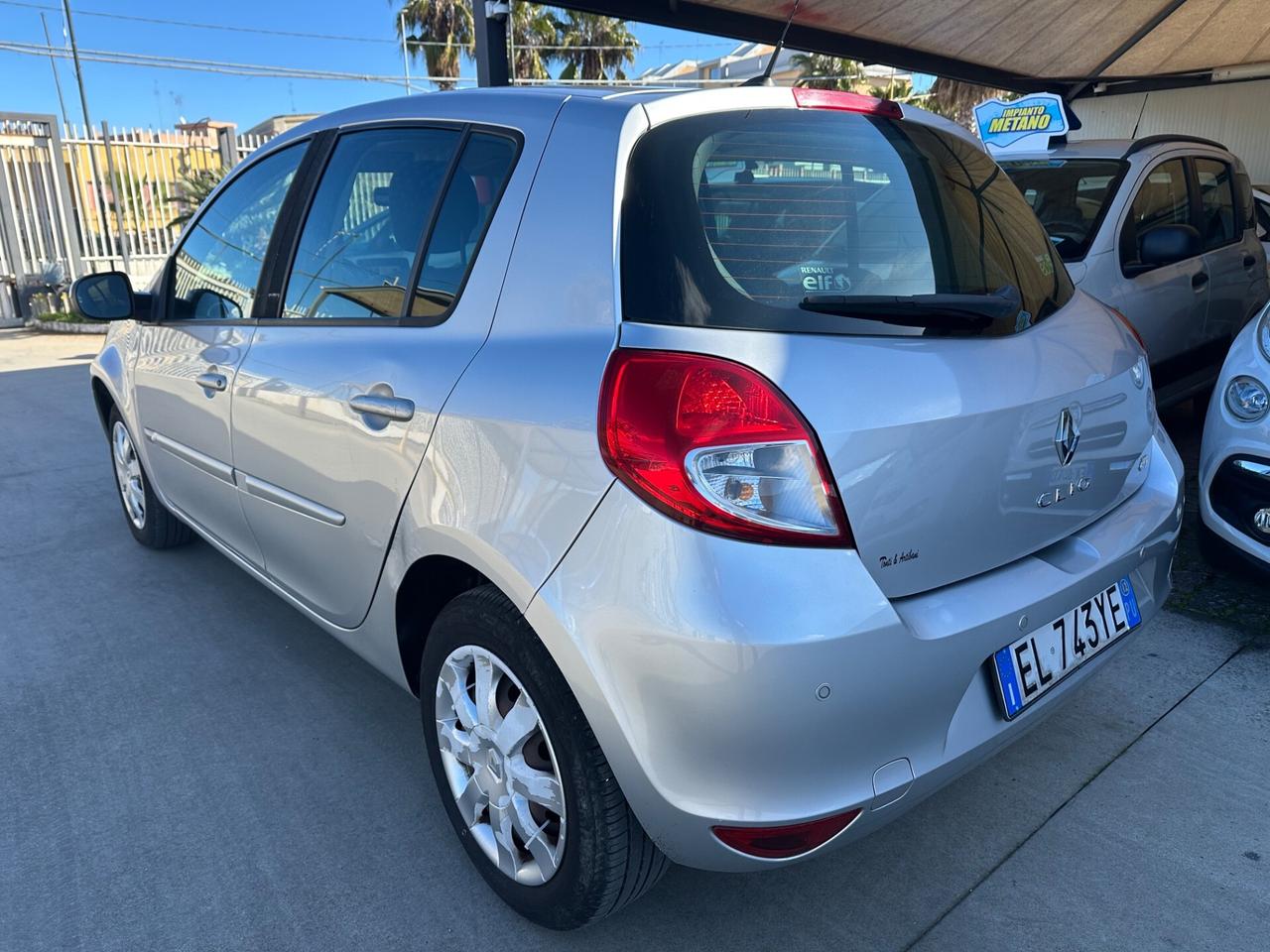 Renault CLIO 1.5 DIESEL 2012 - TOM TOM