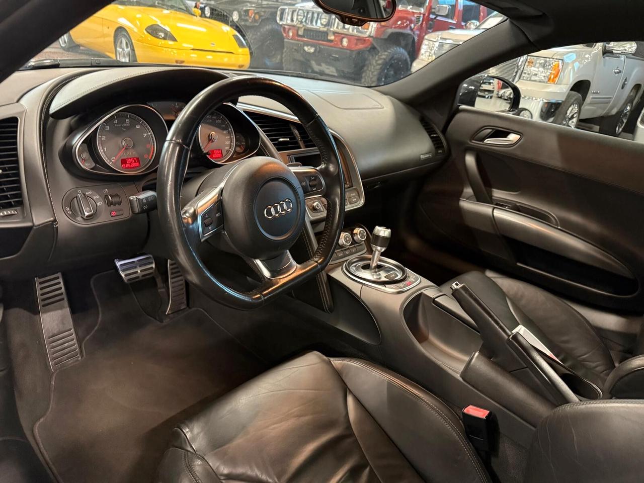 Audi R8 4.2 V8 FSI quattro R tronic