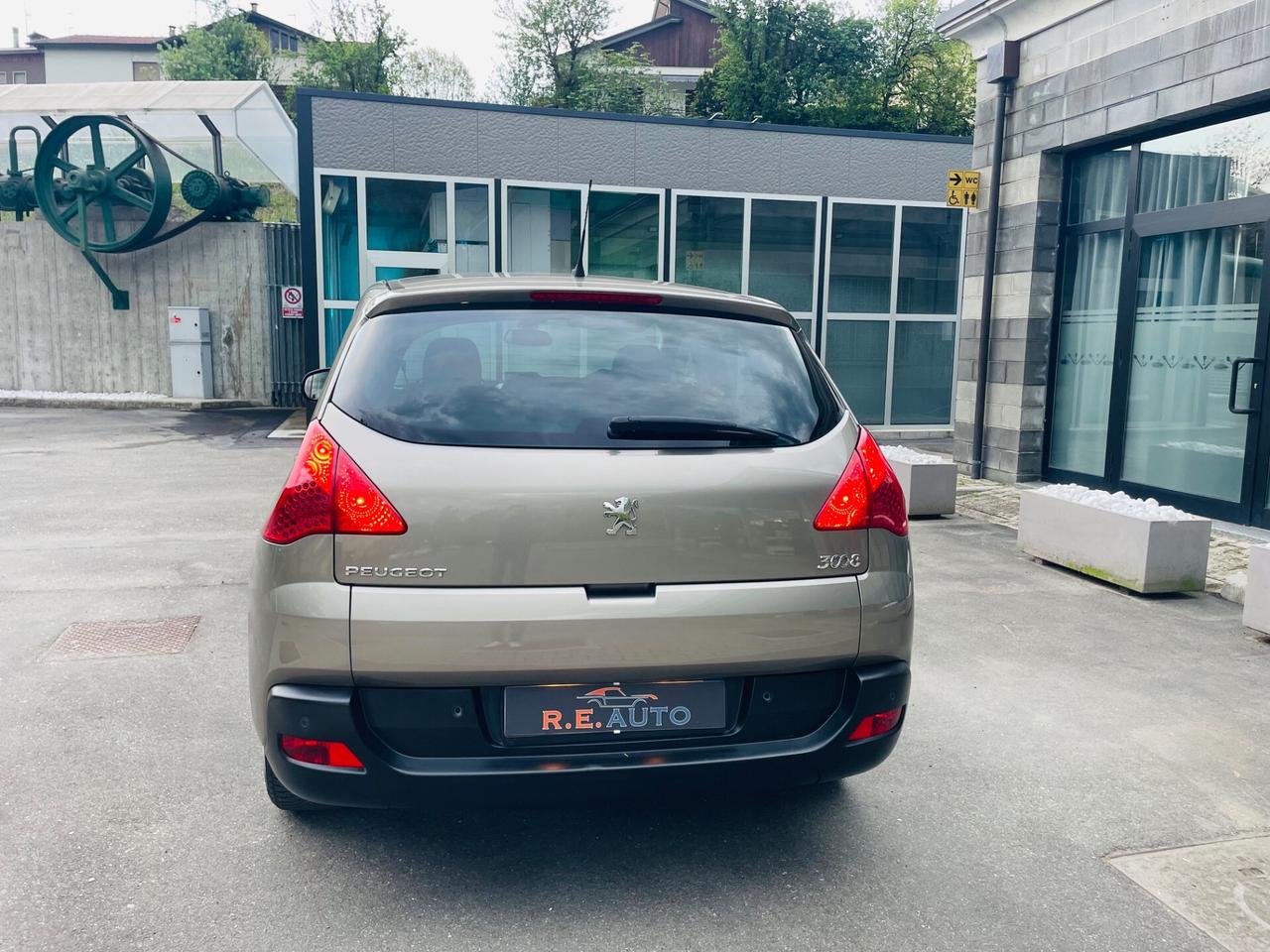 Peugeot 3008 1.6 HDi 115CV Business
