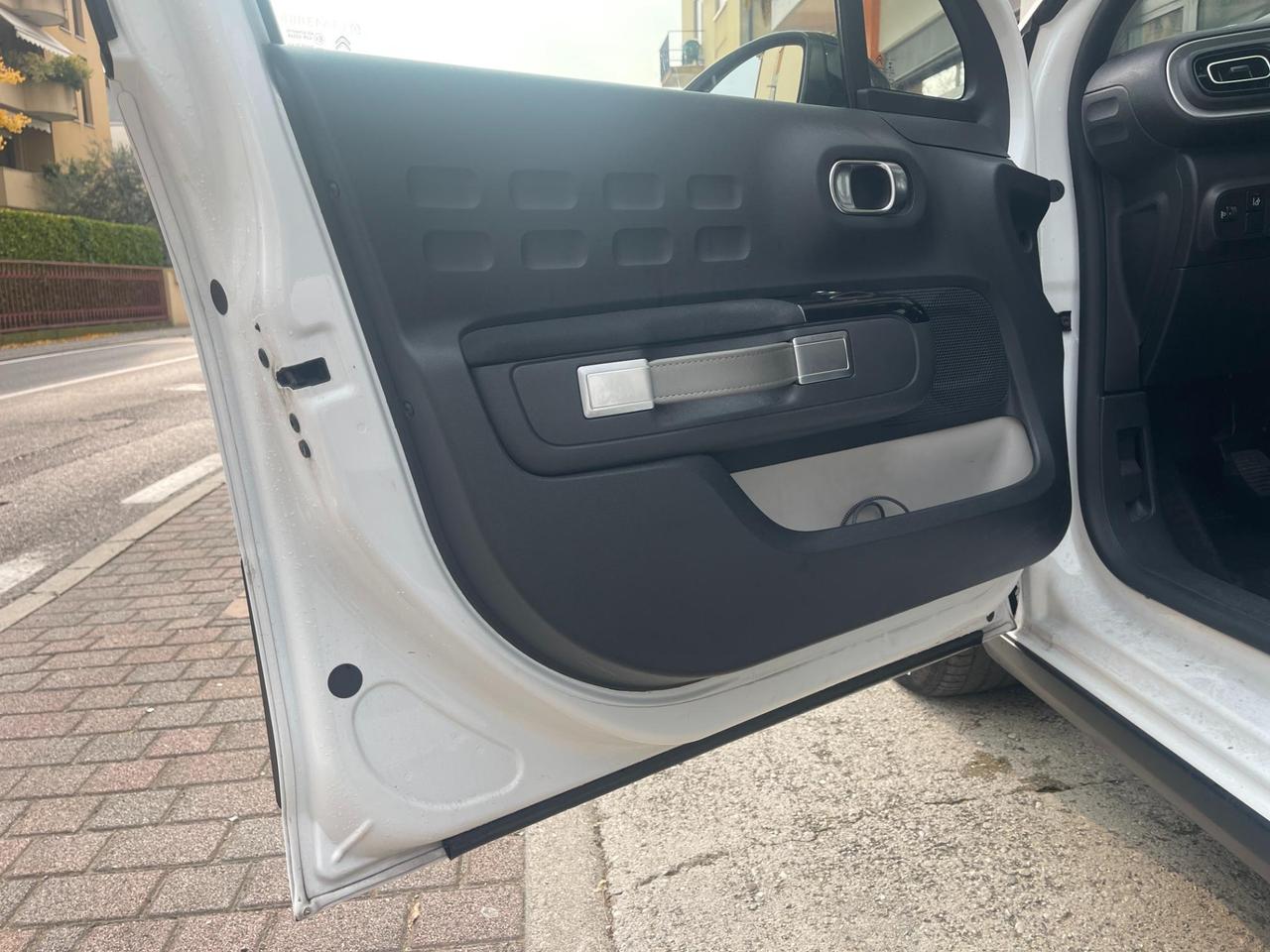 Citroen C3 1.2 puretech Shine s&s 83cv neopatentati my18