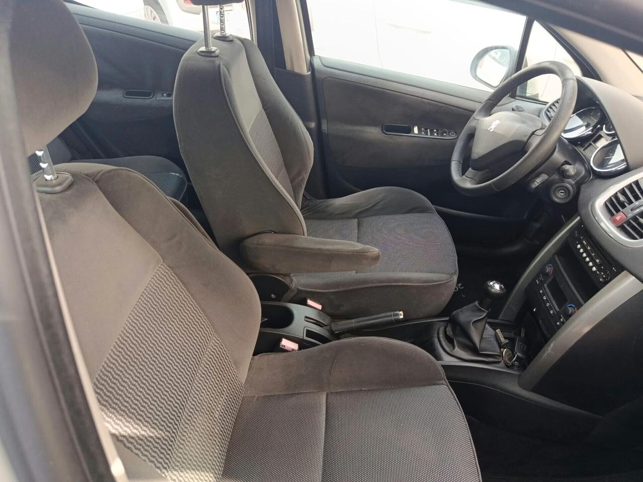 Peugeot 207 1.4 HDi 70CV 5p. ONE Line