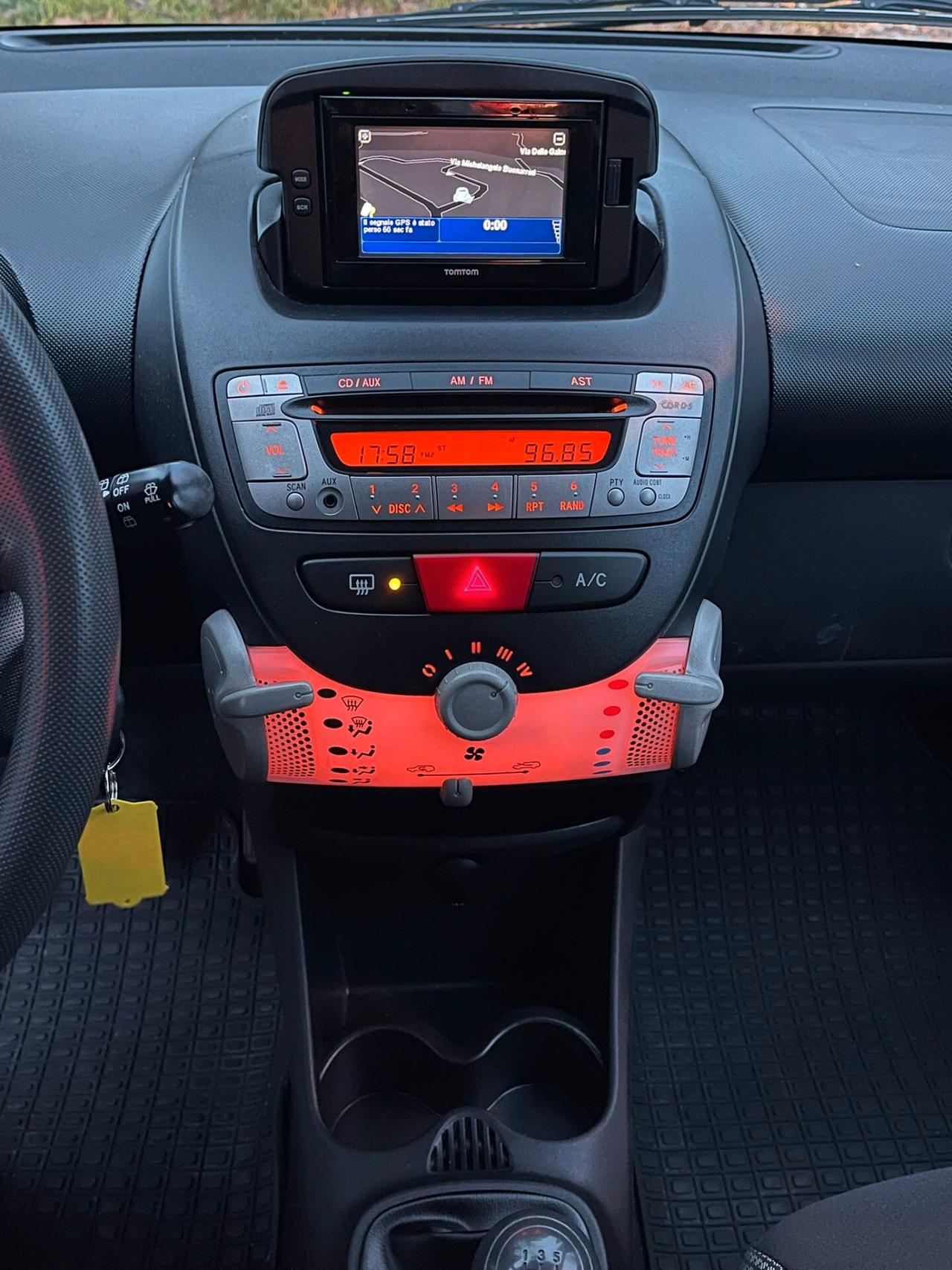 Toyota Aygo 1.0 12V VVT-i 5 porte Cool Soda Connect MMT