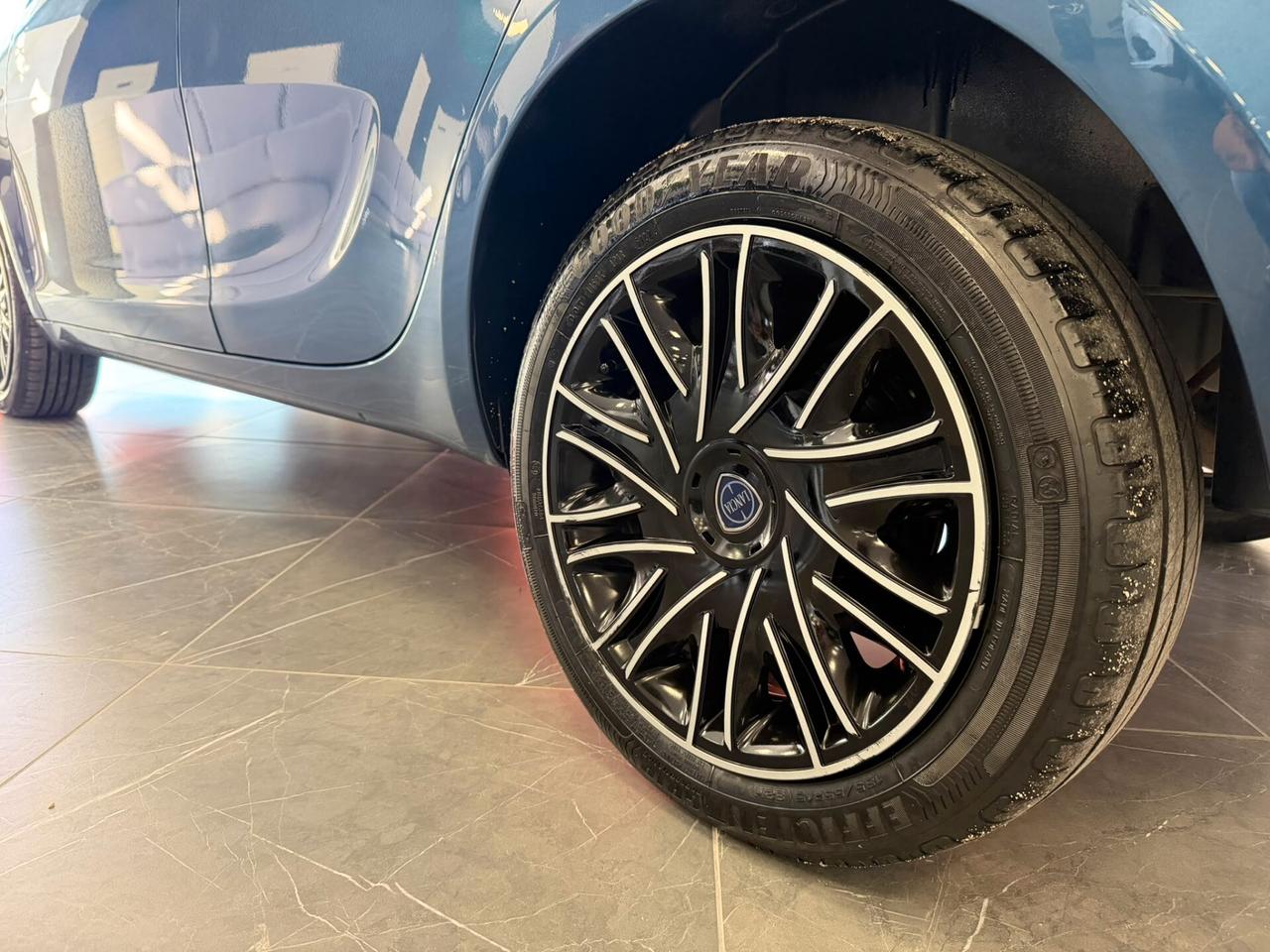 Lancia Ypsilon 1.0 FireFly 5 porte S&S Hybrid Gold