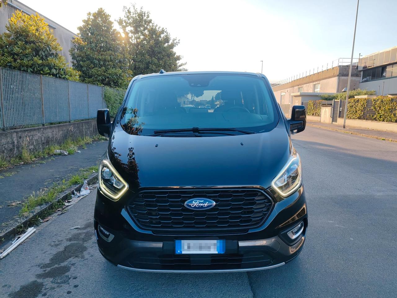 Ford Tourneo Custom 320 2.0 EcoBlue 170CV aut. PC Titanium