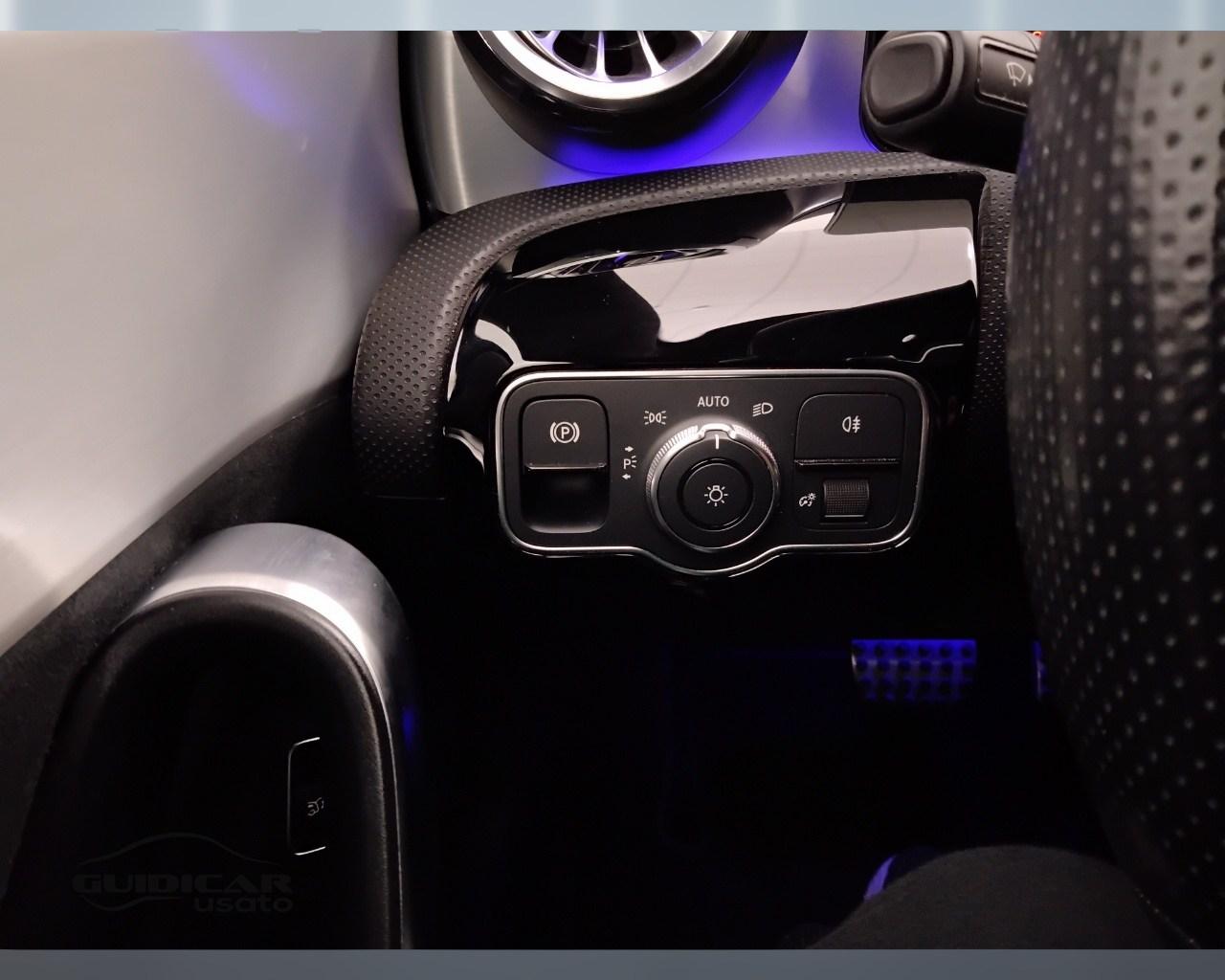 Mercedes-Benz CLA Sh.Brake - X118 - CLA Shooting Brake 200 d Premium auto