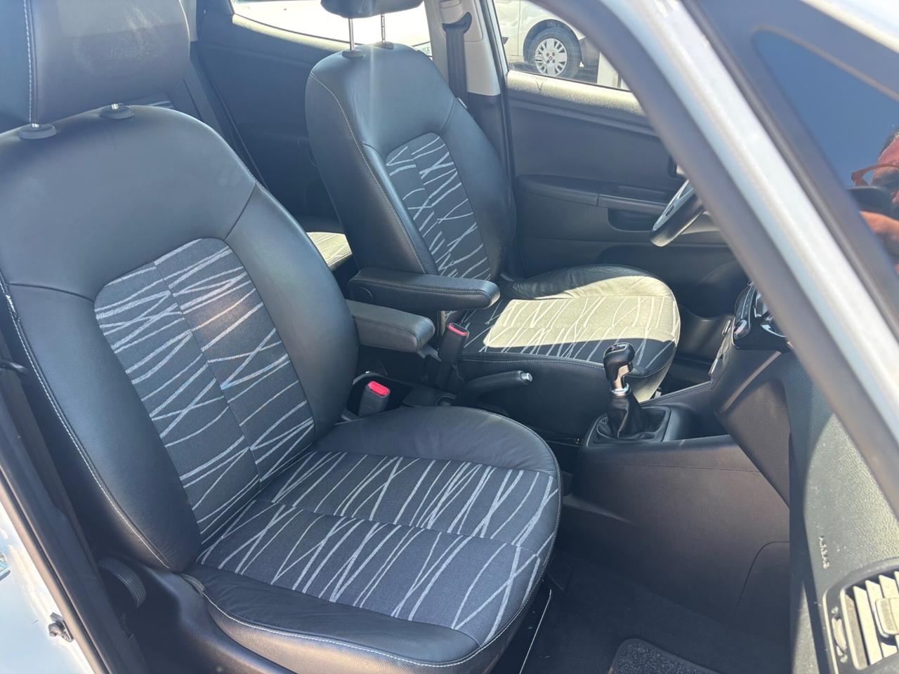 Kia Venga 1.4 CRDi 90 CV S&S High Tech