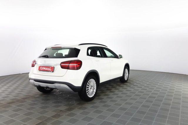 MERCEDES-BENZ CLA sse GLA GLA 200 d Automatic Business