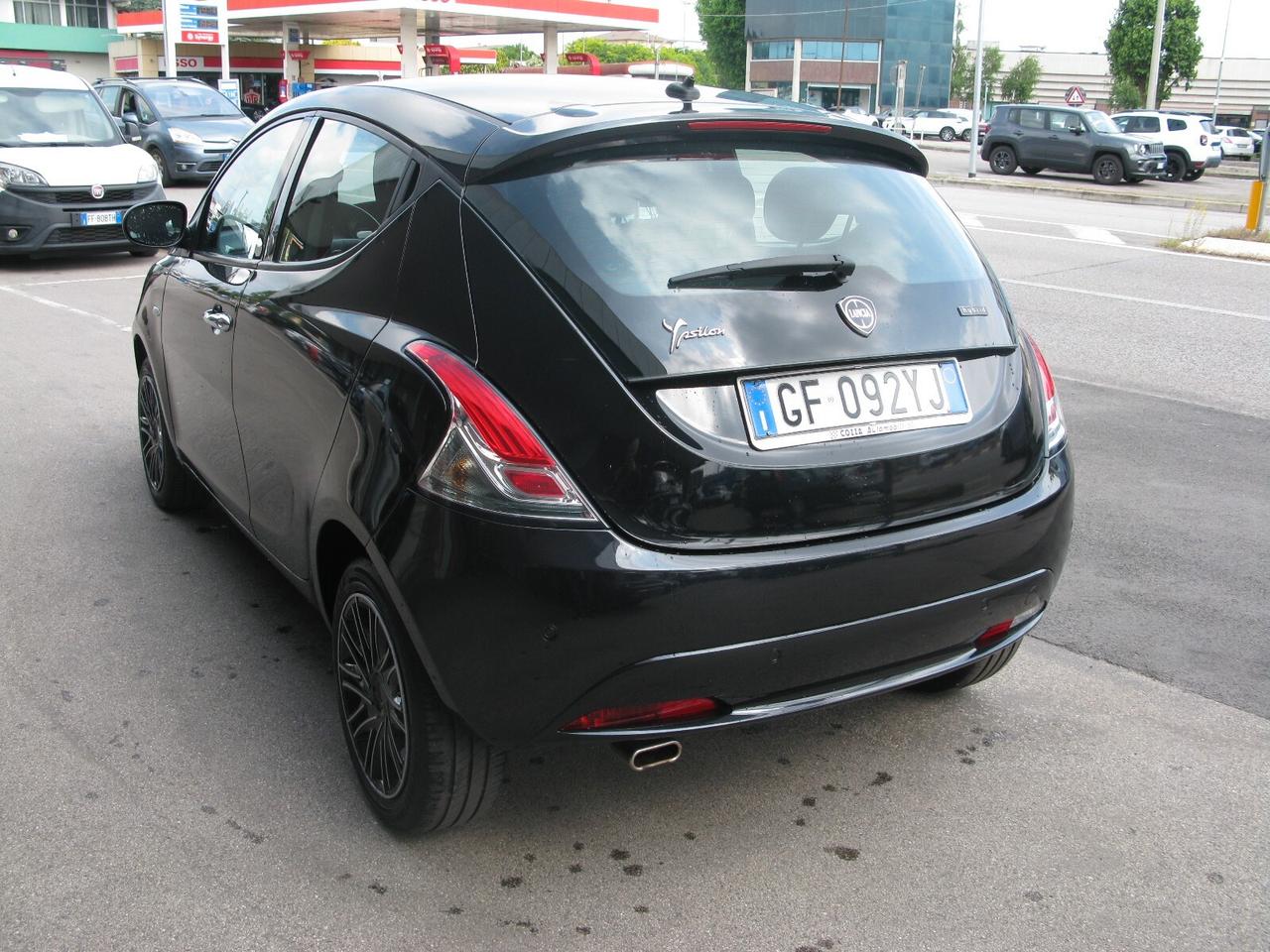 Lancia Ypsilon 1.0 FireFly 5 porte S&S Hybrid Ecochic Gold